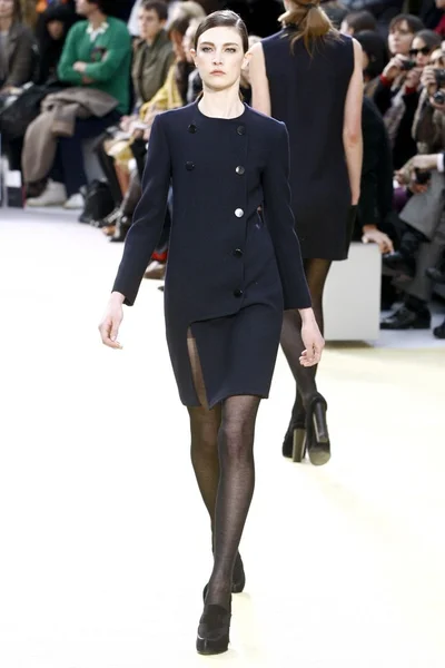 Look 4